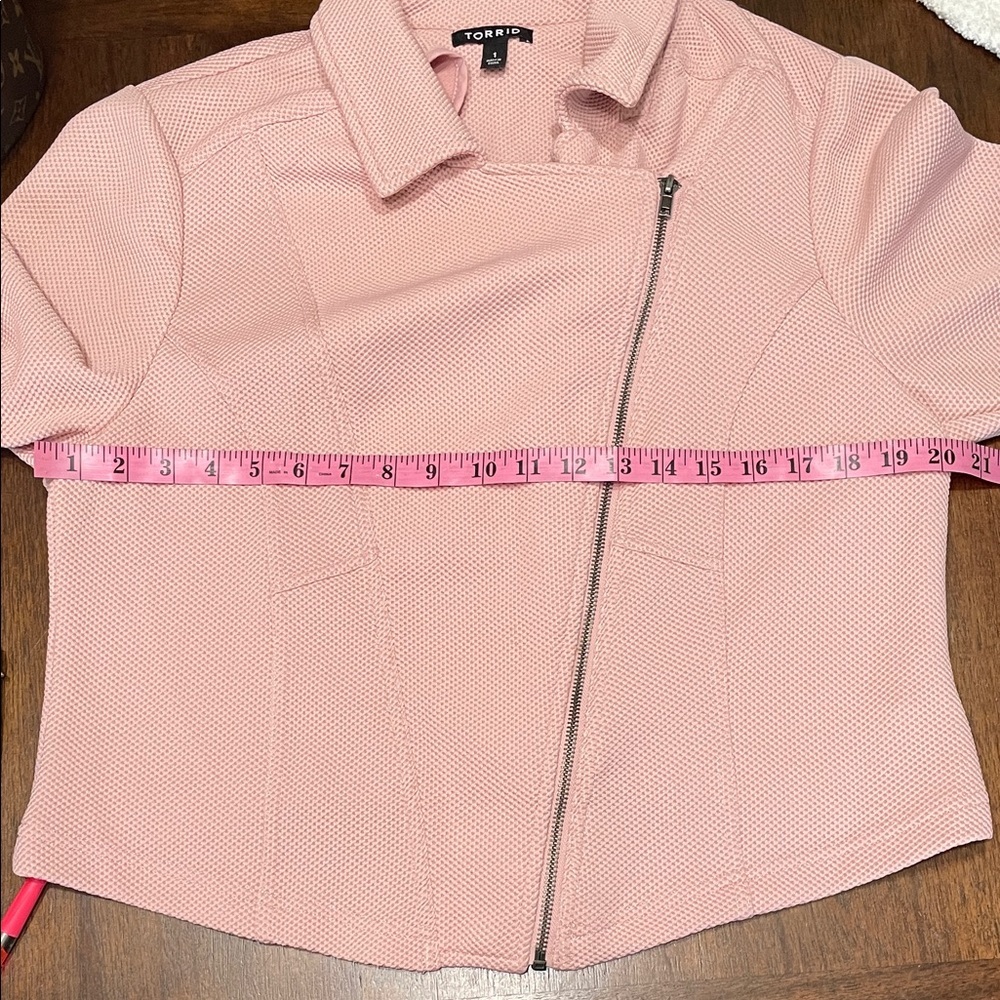Torrid Light Pink Textured Moto Blazer - Picture 7 of 11